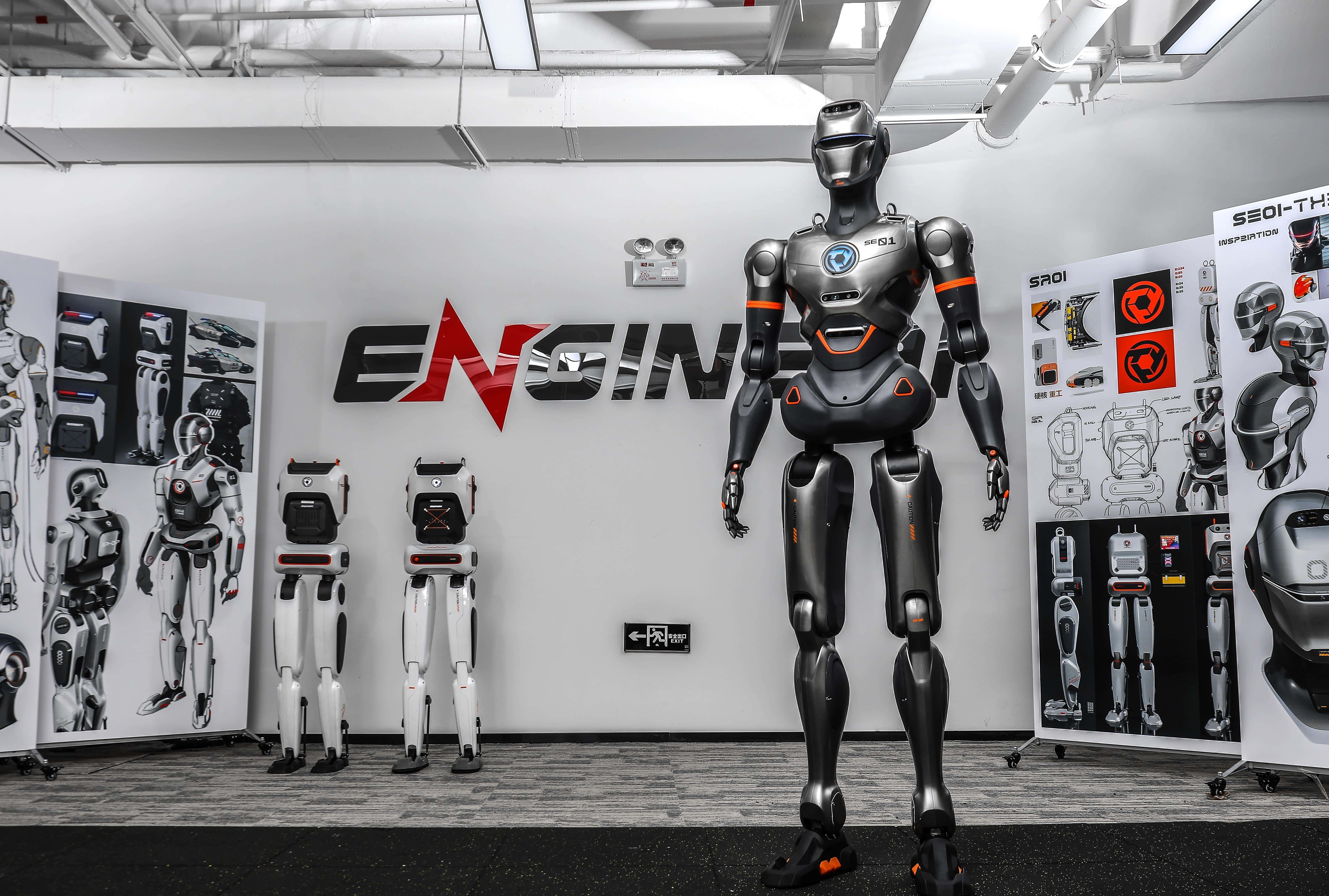 利用端到端神经网络模型让机器人首次实现了拟人自然步态。