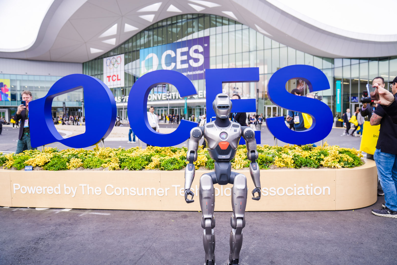 CES 2026——众擎T800首次亮相，以具身智能实力赋能全球产业升级